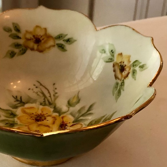 [vintage] Artist Hand Painted Gilded Hibiscus Flower Ceramic Dish - Picture 4 of 14